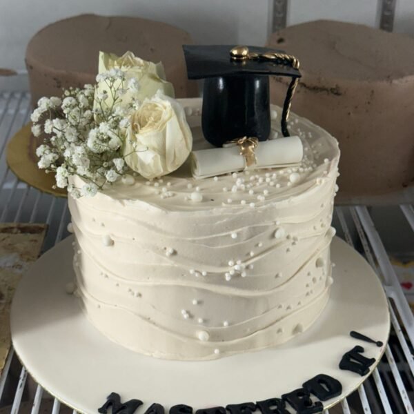 Premium Class 2 Pounds graduation cake