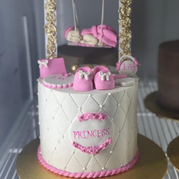 3 Pounds baby girl welcome cake.